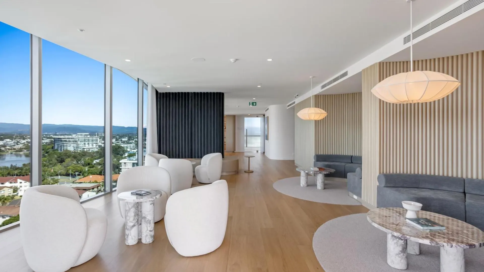 Apartment Stunning Ocean Views Broadbeach 3Br2Ba Modern Apt Gold Coast