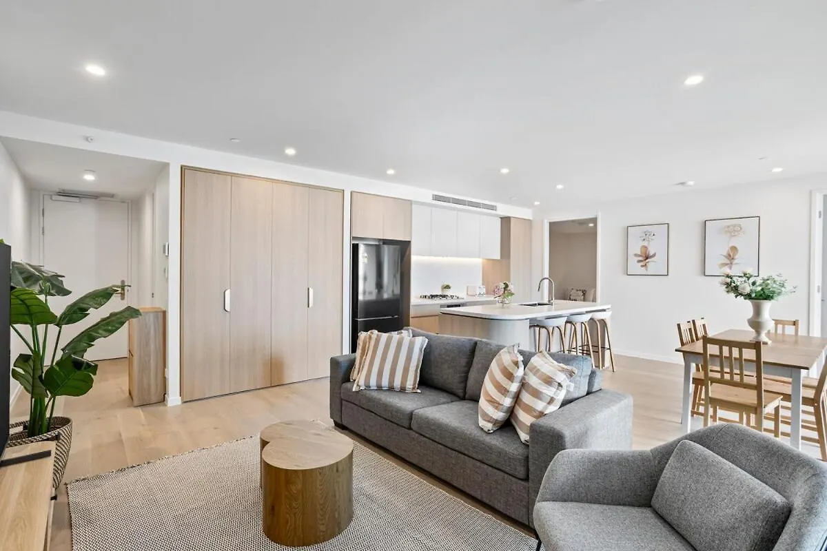 Stunning Ocean Views Broadbeach 3Br2Ba Modern Apt 골드코스트 아파트