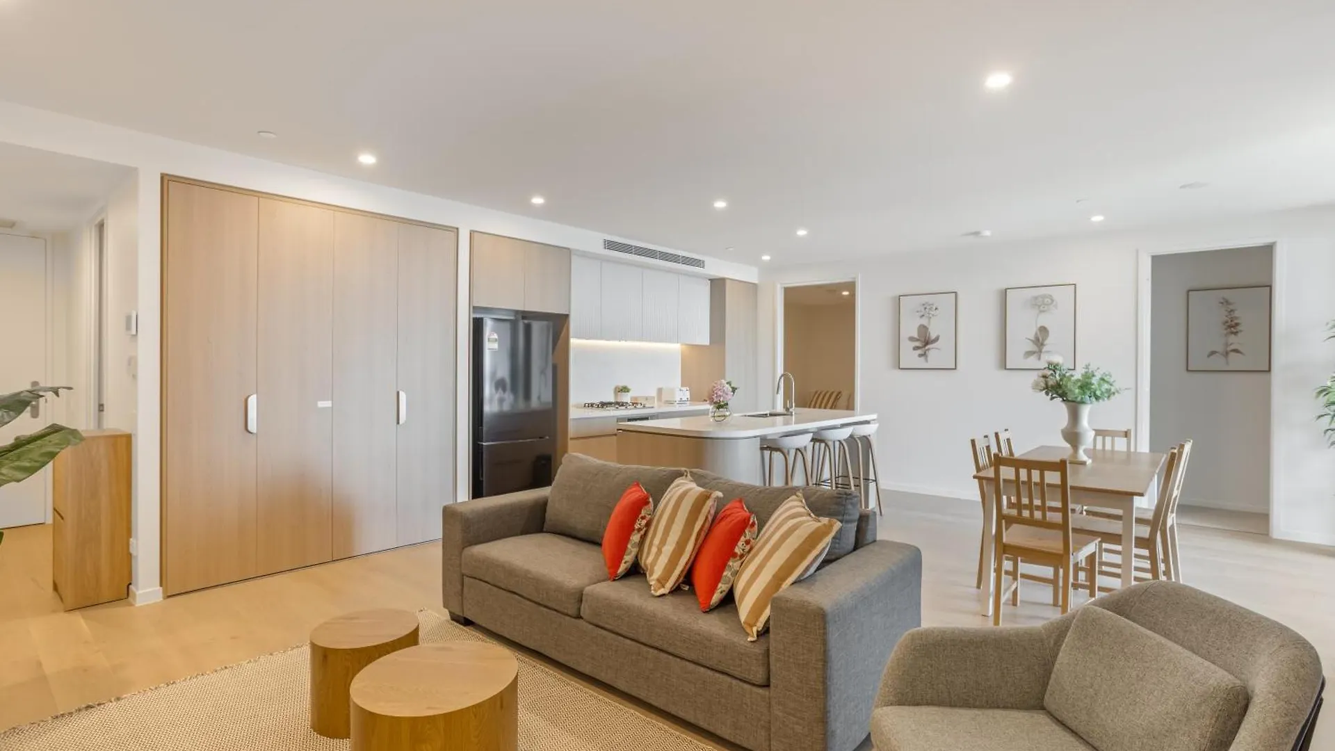 아파트 Stunning Ocean Views Broadbeach 3Br2Ba Modern Apt 골드코스트 오스트레일리아